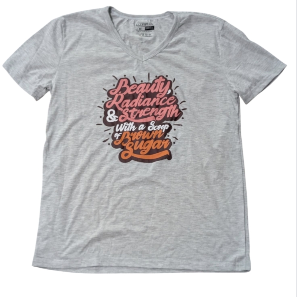 Izzy And Liv Graphic T-shirt Size Medium